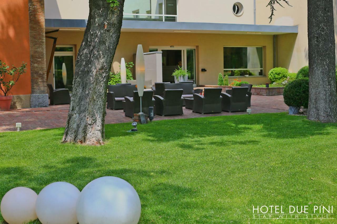 Hotel Due Pini Форміджіне Екстер'єр фото